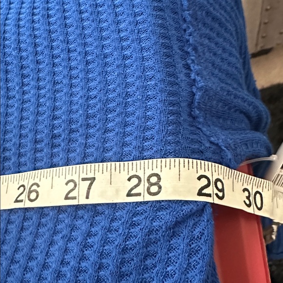 FREE PEOPLE WE THE FREE DAHLIA V-NECK BELL-SLEEVE THERMAL TOP SAPPHIRE large - Picture 8 of 8